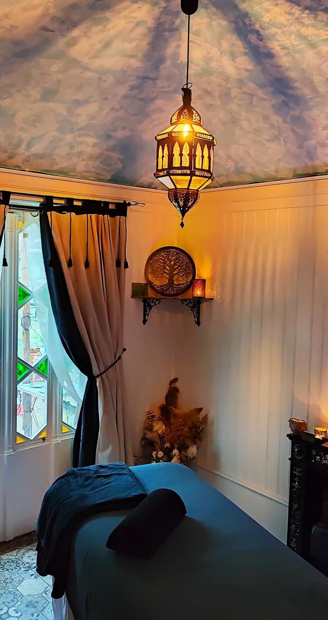 Апартаменты L'Aristoloche Сален-ле-Бен Экстерьер фото